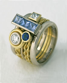 'Stacking Ring multi-stone' in 18K gold with blue Sapphires, round diamond and princess diamond